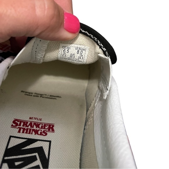 NWT Stranger‎ Things Vans Customs Sz 6.5 Men’s/ 8 Women’s - Picture 7 of 9
